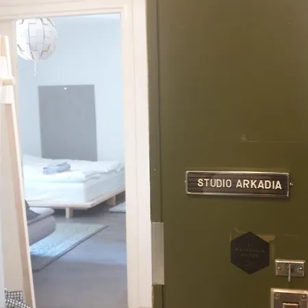 Arkadia, Modern With Separate Kitchen Room, Incl Parking