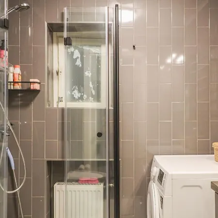 Apartment Arkadia, Modern With Separate Kitchen Room, Incl Parking *